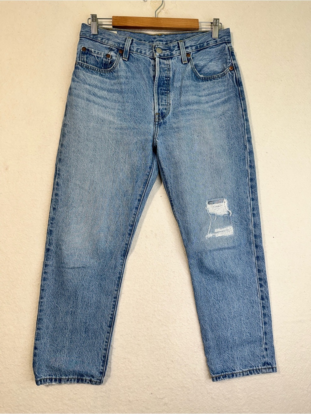 Levi’s 501 Premium Classic Light Blue Denim Cropped Jeans Women’s 29 Relaxed Fit